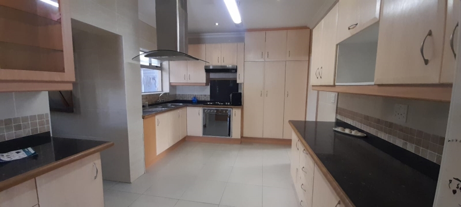 5 Bedroom Property for Sale in Athlone Western Cape